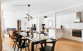 Sanders City - Pleasant Four-Bedroom Apartment In The Lovely Capital